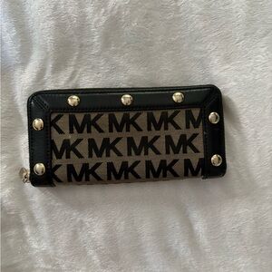 Michael Kors Delancy Signature Continental Zip Around Clutch Wallet